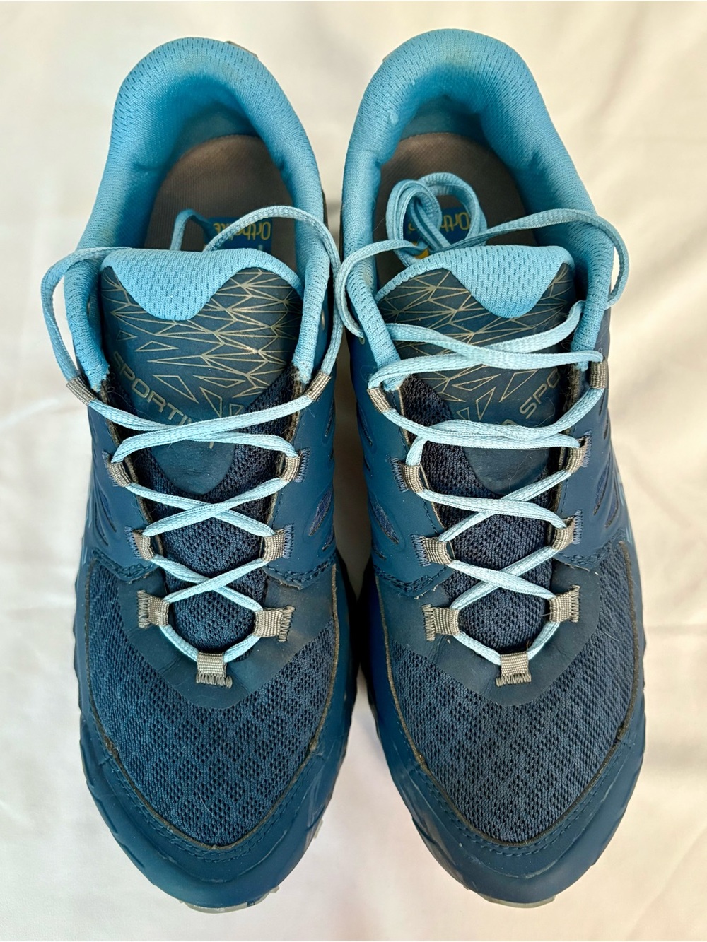 La Sportiva Women's Trail Running Shoes in Teal and Light Blue